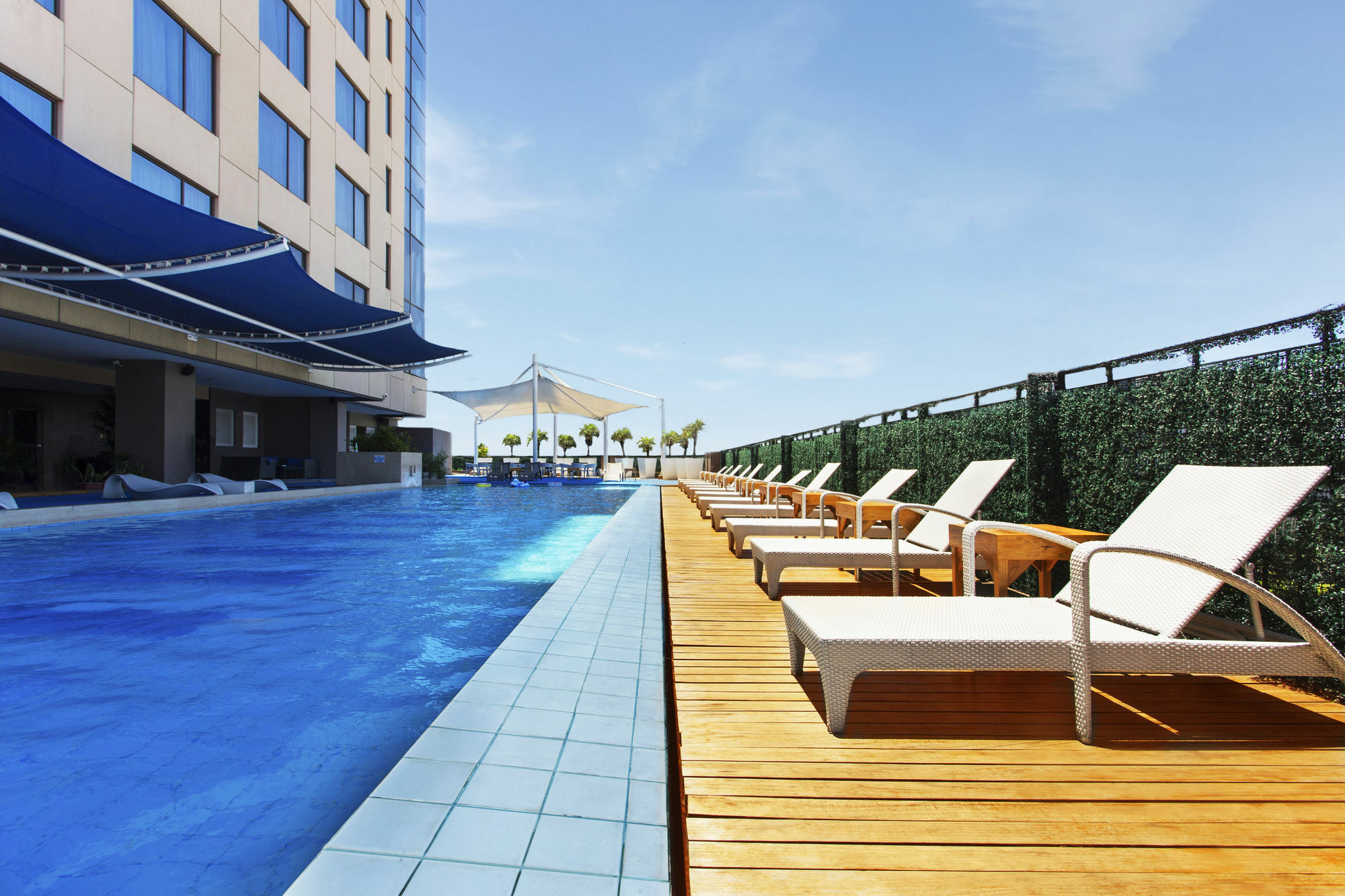 The Bellevue Hotel - Multiple Use Hotel Muntinlupa City Buitenkant foto