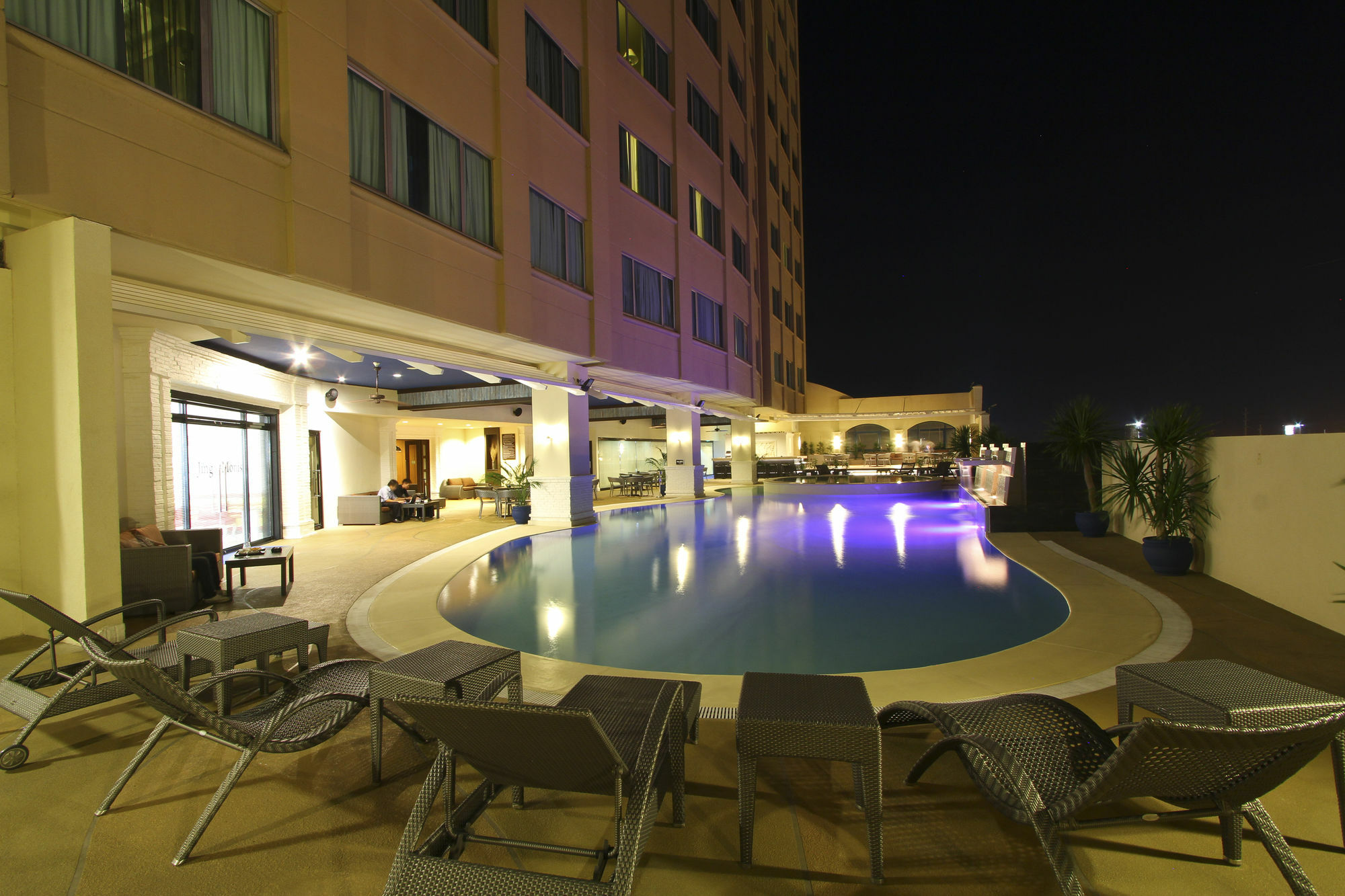 The Bellevue Hotel - Multiple Use Hotel Muntinlupa City Buitenkant foto