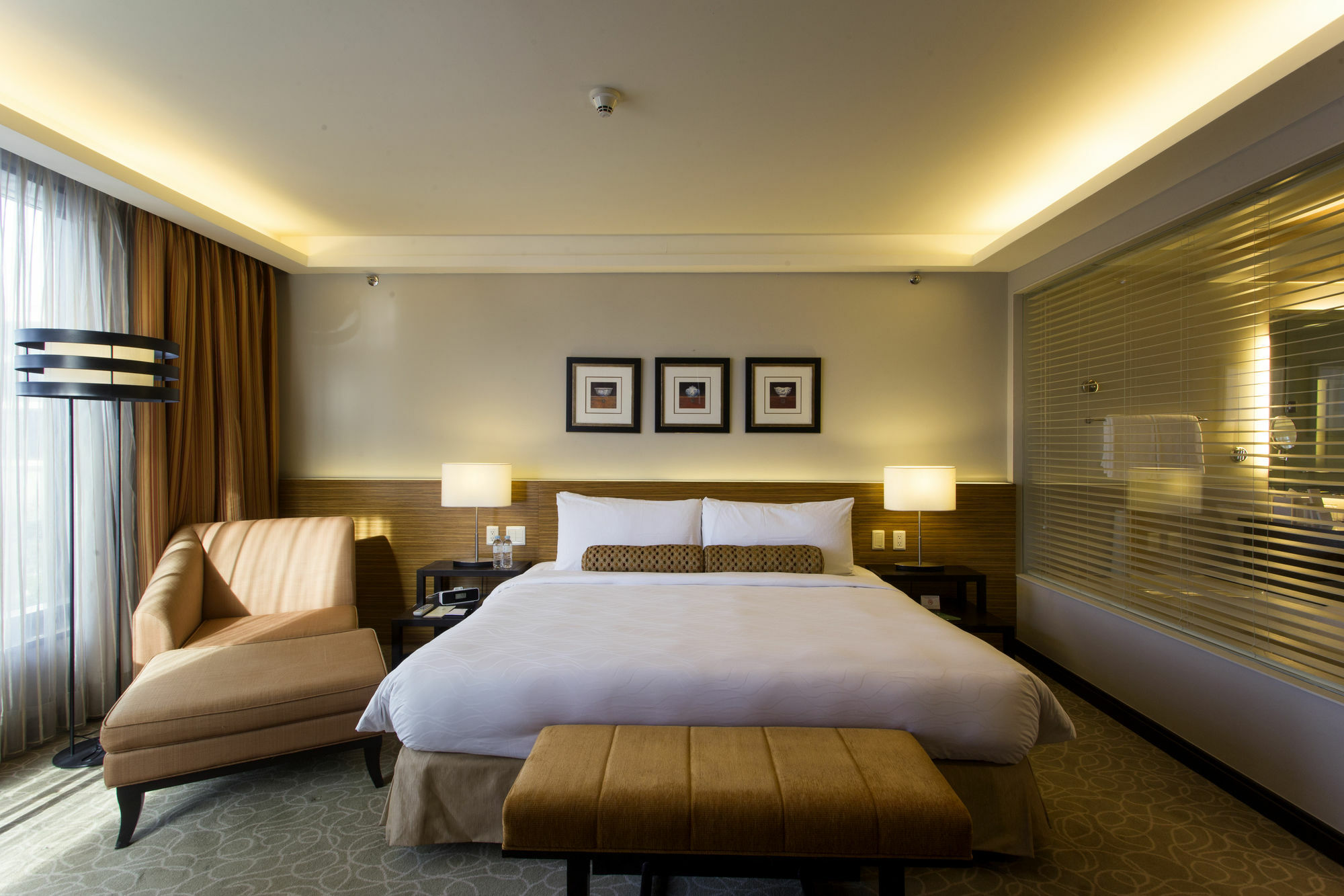 The Bellevue Hotel - Multiple Use Hotel Muntinlupa City Buitenkant foto